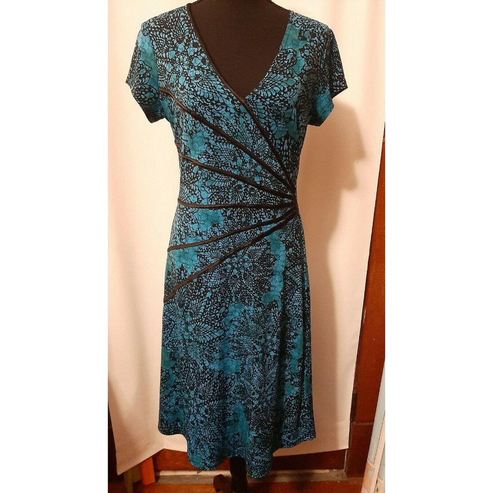 Connected Tourquoise/Black Japanese Look Size 8 Women's Dress